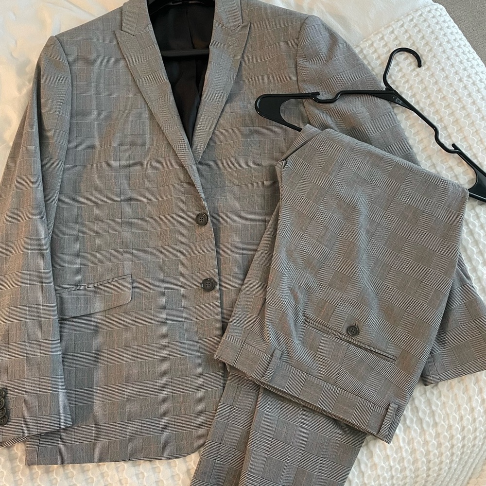 EXPRESS Men’s Suit